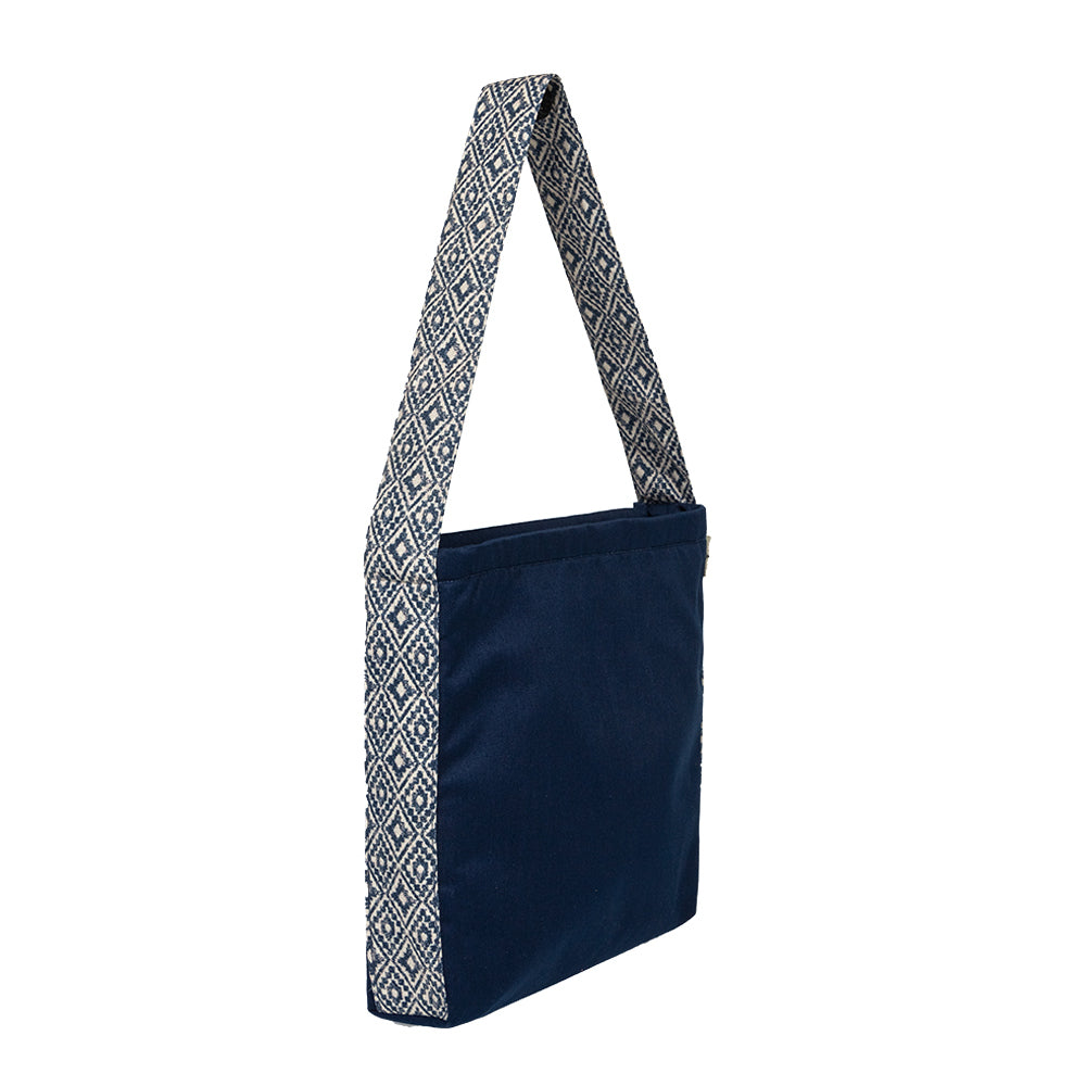 Urban Blue Zipper Tote – Chic Argyle Contrast Bag